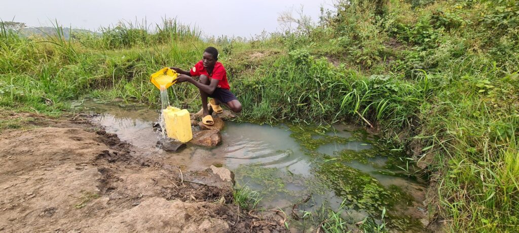 Uganda Wasserprojekt WASH Brunnen