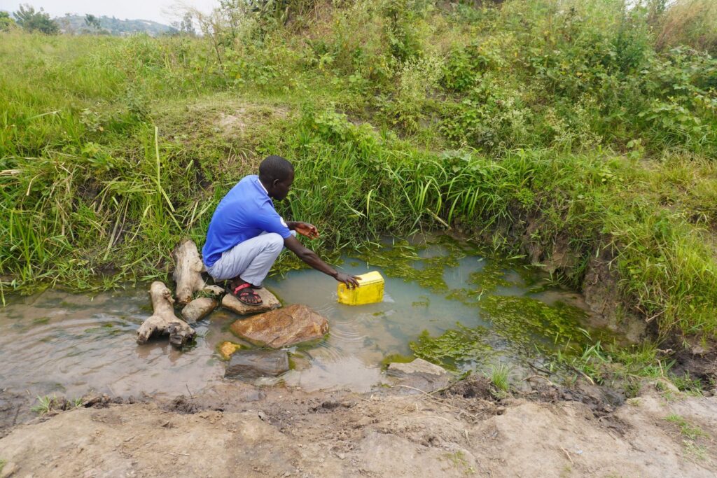 Uganda Wasserprojekt WASH Brunnen
