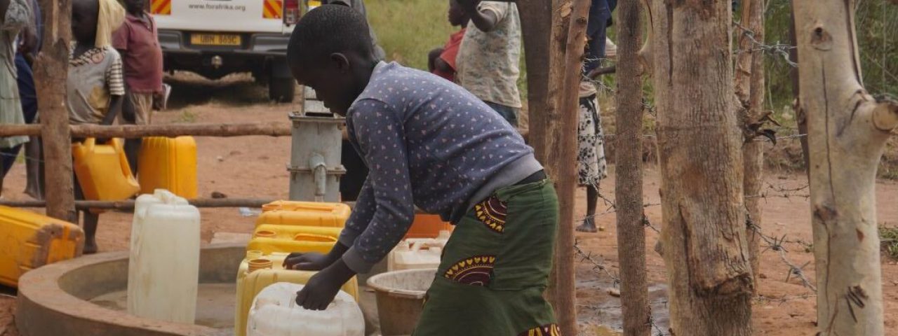 Uganda Wasserprojekt WASH Brunnen